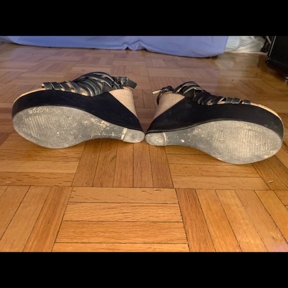 Wedge - Picture 5 of 5